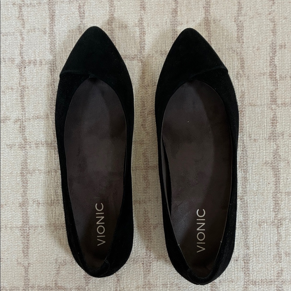 New Vionic Caballo 7 WIDE black suede pointy toe flats